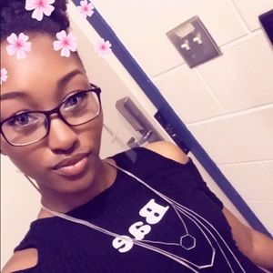 Meet your Posher, Candace